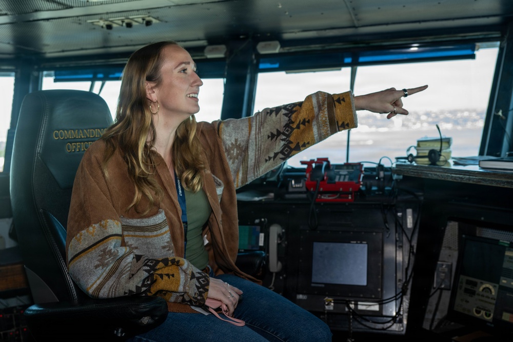 FRCSW Comptroller Team Visits USS Theodore Roosevelt