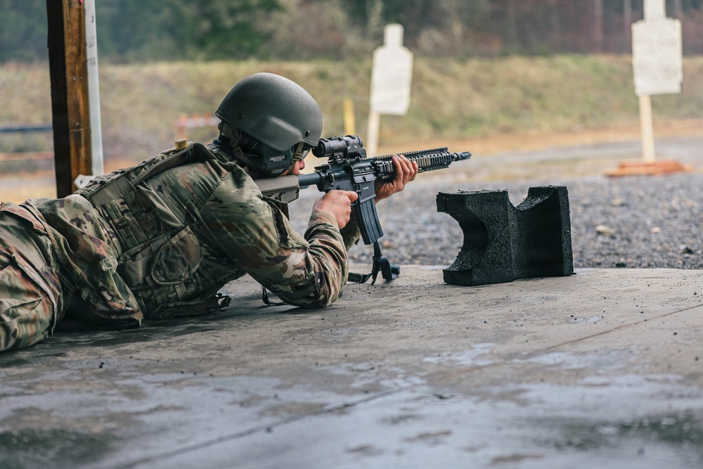 1st Special Forces Group (Airborne) Soldiers conduct marksmanship training