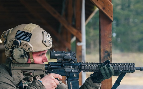 1st Special Forces Group (Airborne) Soldiers conduct marksmanship training