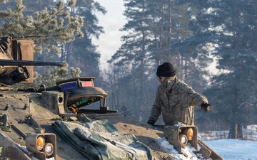 3-8 Conducts STX with M2A3 Bradley fighting vehicles