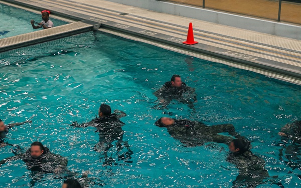 1st Special Forces Group (Airborne) Soldiers conduct Helocast training