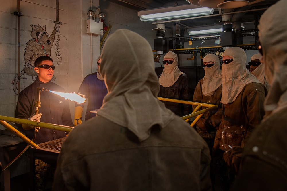 Surface Warfare Engineering School Command (SWESC) Great Lakes Instructors Train Next Generation of Naval Hull Maintenance Technicians