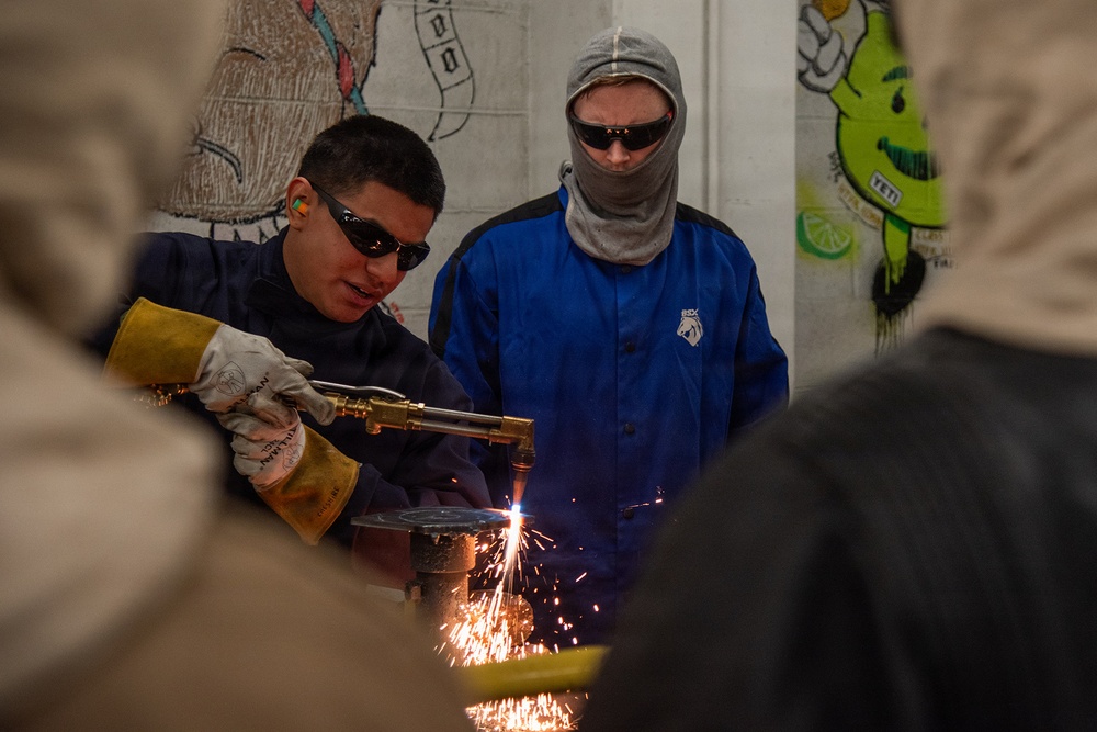 Surface Warfare Engineering School Command (SWESC) Great Lakes Instructors Train Next Generation of Naval Hull Maintenance Technicians