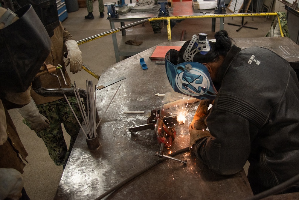 Surface Warfare Engineering School Command (SWESC) Great Lakes Instructors Train Next Generation of Naval Hull Maintenance Technicians