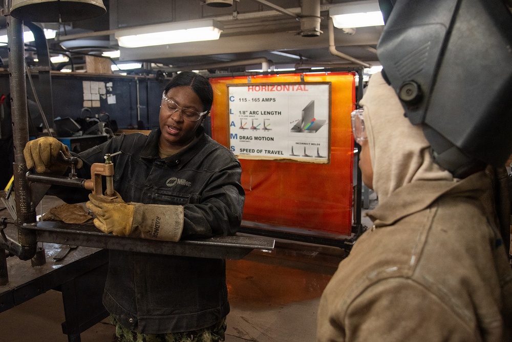 Surface Warfare Engineering School Command (SWESC) Great Lakes Instructors Train Next Generation of Naval Hull Maintenance Technicians