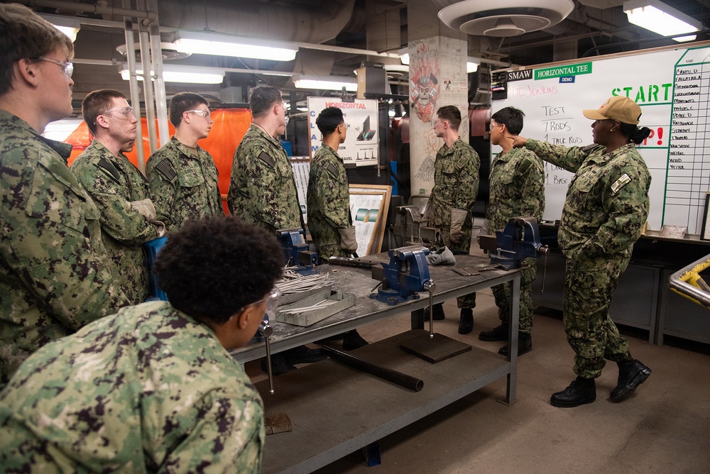 Surface Warfare Engineering School Command (SWESC) Great Lakes Instructors Train Next Generation of Naval Hull Maintenance Technicians
