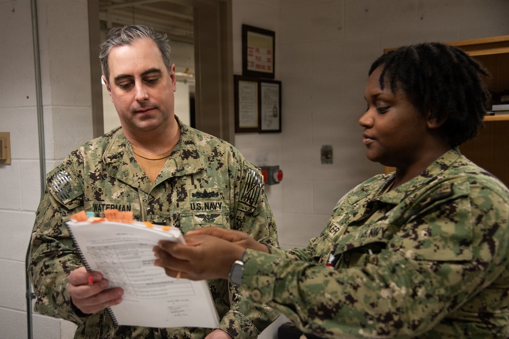 Surface Warfare Engineering School Command (SWESC) Great Lakes Instructors Train Next Generation of Naval Hull Maintenance Technicians