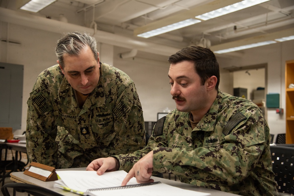 Surface Warfare Engineering School Command (SWESC) Great Lakes Instructors Train Next Generation of Naval Hull Maintenance Technicians