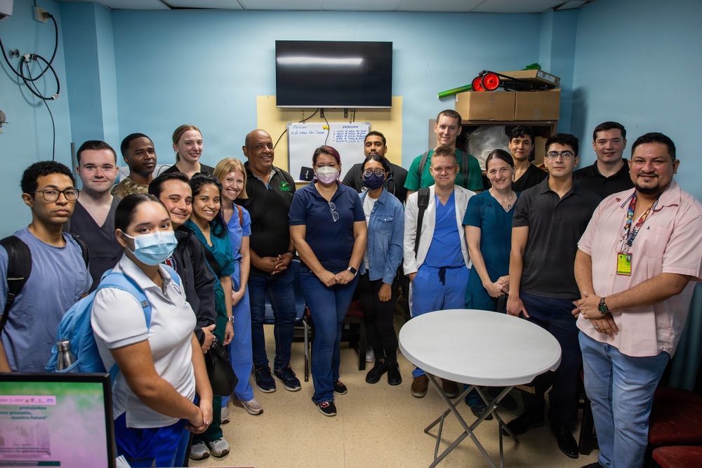 U.S. Army medical teams arrive in Coclé, Panamá, to support patient care