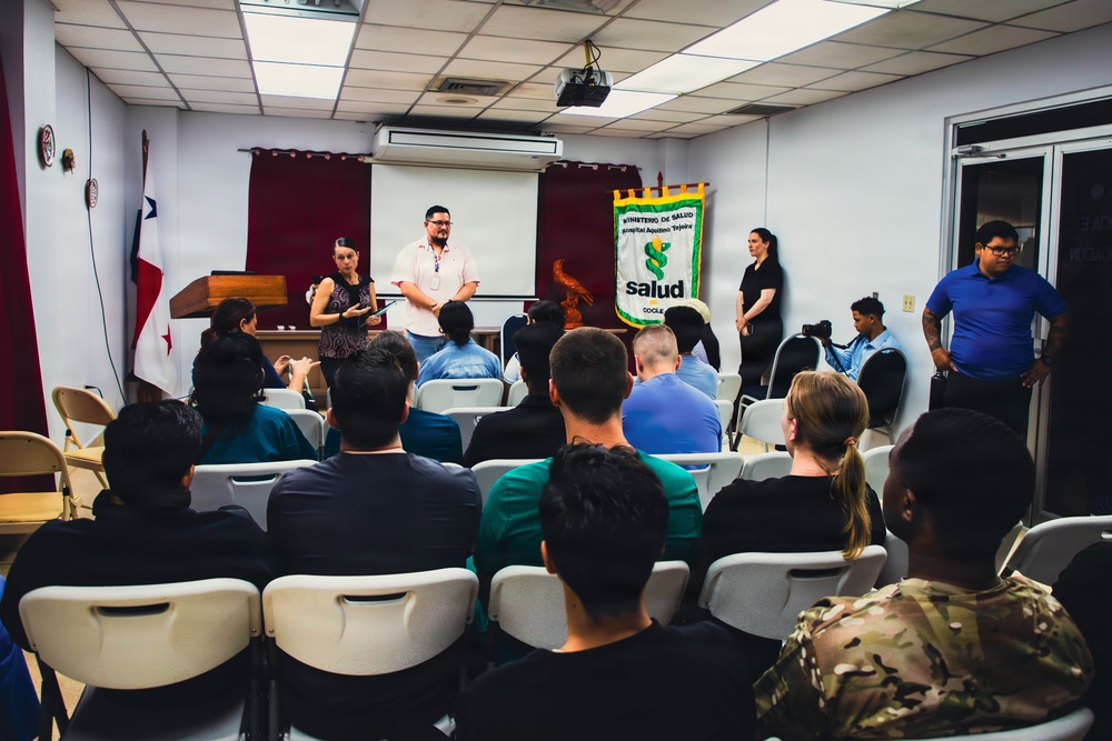 U.S. Army medical teams arrive in Coclé, Panamá, to support patient care
