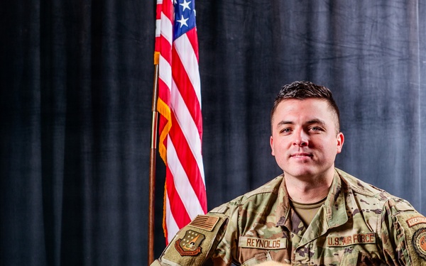 U.S. Air Force Recruiter and wing mascot