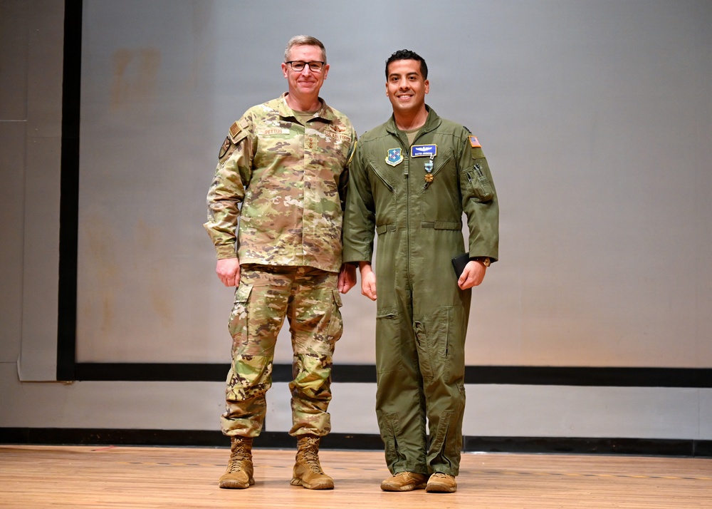 SOUTHCOM a/CC visits AFSOUTH