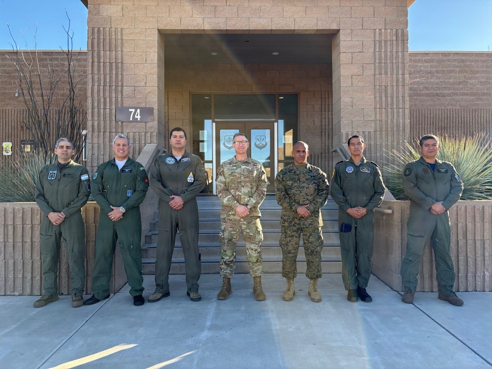 SOUTHCOM a/CC visits AFSOUTH