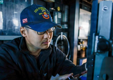 Underway Aboard the USS Gonzalez (DDG 66)