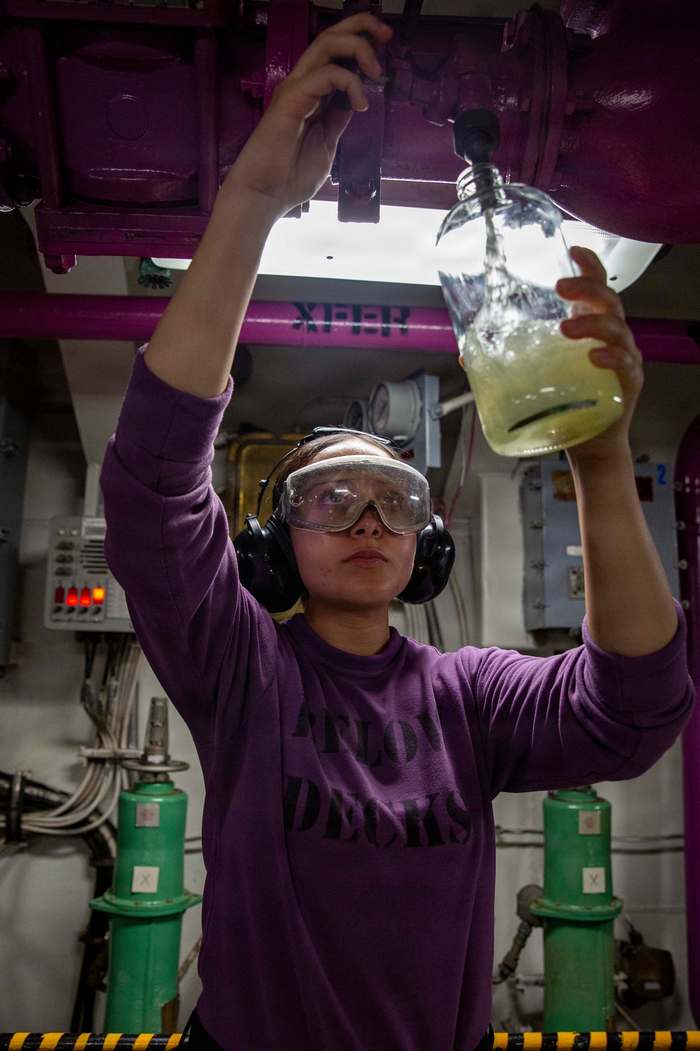 Abraham Lincoln conducts fueling operations