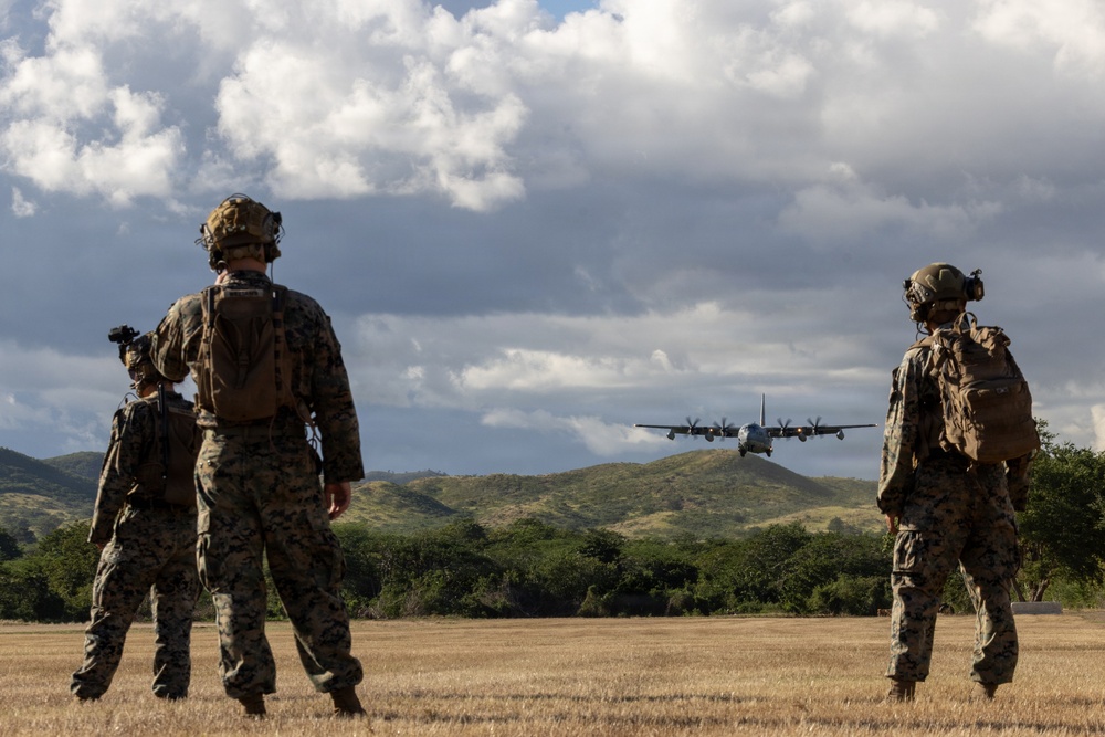 22nd MEU(SOC) | KC-130J Super Hercules Conducts First Landings onto BLT 3/6 Constructed Landing Zone