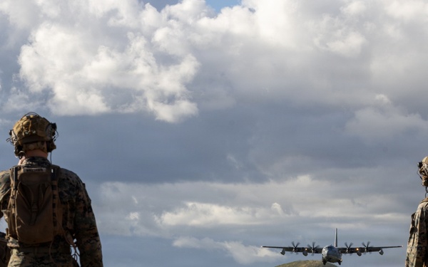 22nd MEU(SOC) | KC-130J Super Hercules Conducts First Landings onto BLT 3/6 Constructed Landing Zone
