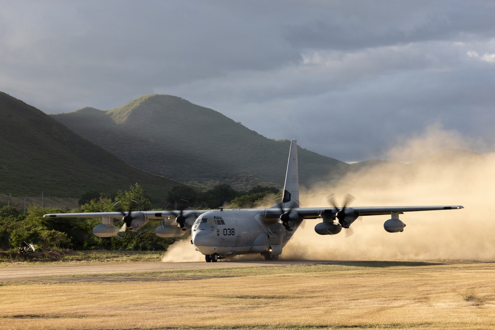22nd MEU(SOC) | KC-130J Super Hercules Conducts First Landings onto BLT 3/6 Constructed Landing Zone