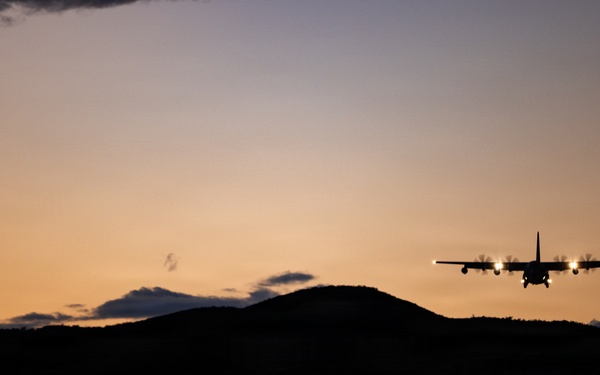 22nd MEU(SOC) | KC-130J Super Hercules Conducts First Landings onto BLT 3/6 Constructed Landing Zone
