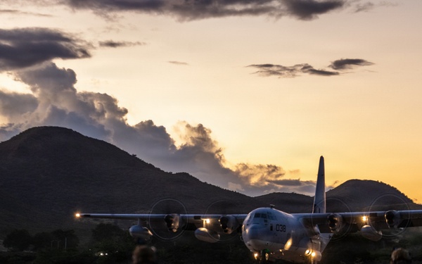 22nd MEU(SOC) | KC-130J Super Hercules Conducts First Landings onto BLT 3/6 Constructed Landing Zone