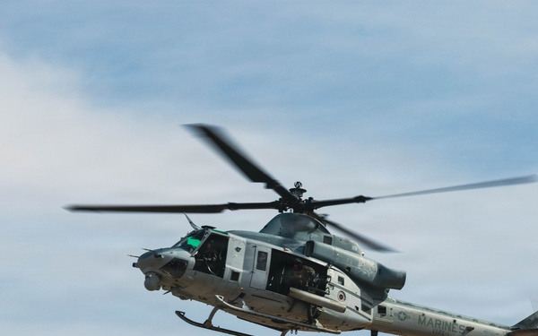VMX-1 Conducts Rooftop Landing Training