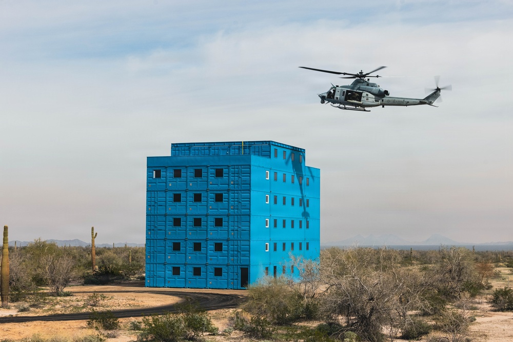 VMX-1 Conducts Rooftop Landing Training