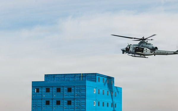VMX-1 Conducts Rooftop Landing Training