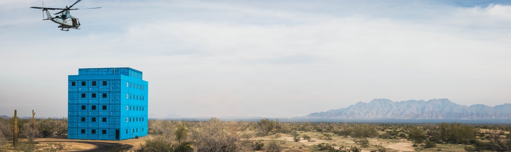 VMX-1 Conducts Rooftop Landing Training