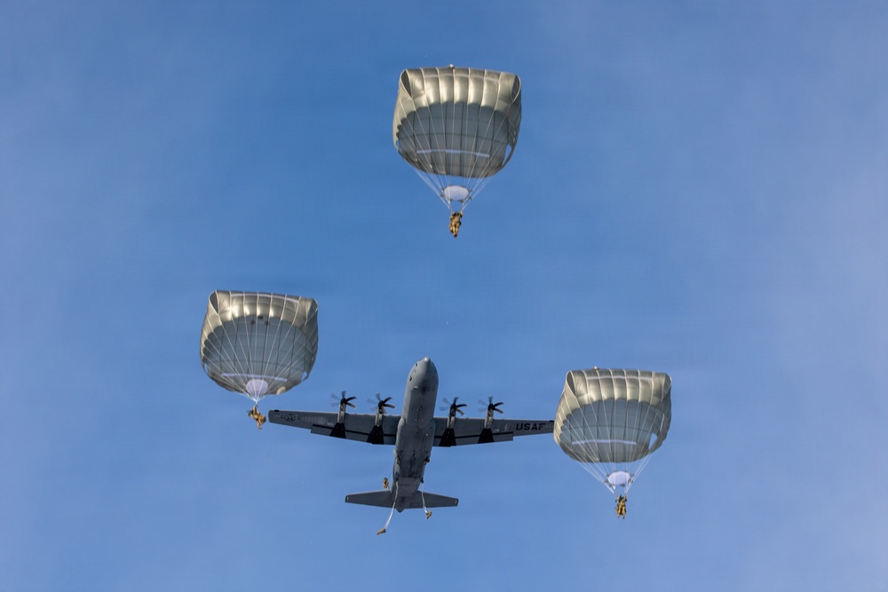 Tactical Airborne Operation at North Wind 26