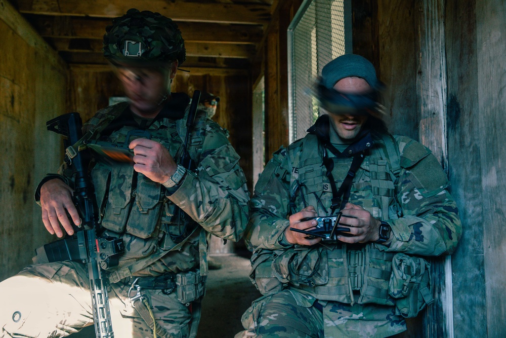 1st Special Forces Group (Airborne) Soldiers conduct Counter-UAS and evasion training
