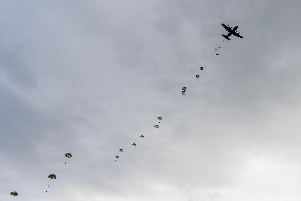 Yokota supports first JGSDF-hosted multinational airborne exercise