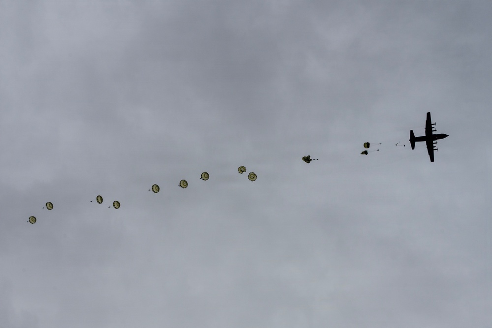 Yokota supports first JGSDF-hosted multinational airborne exercise