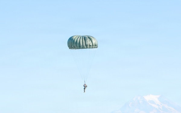 1st Special Forces Group (Airborne) conducts airborne operation