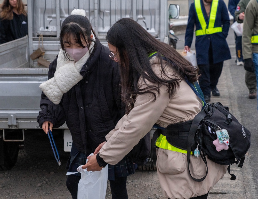Ayase Curbside Clean Up