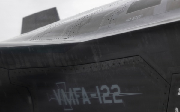 11th MEU Marines, Sailors Conduct Deck Landing Qualifications Aboard USS Boxer