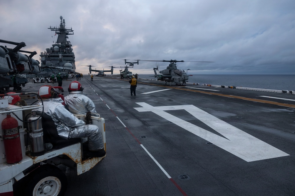 11th MEU Marines, Sailors Conduct Deck Landing Qualifications Aboard USS Boxer