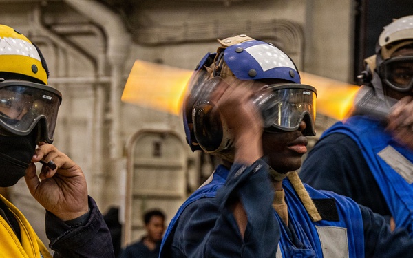 11th MEU Marines, Sailors Conduct Well Deck Operations Aboard USS Portland