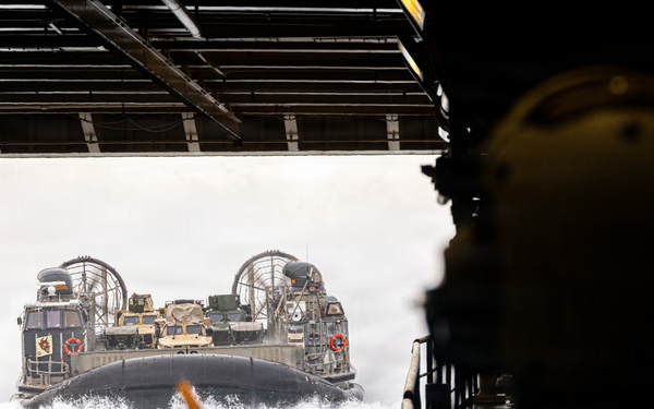 11th MEU Marines, Sailors Conduct Well Deck Operations Aboard USS Portland