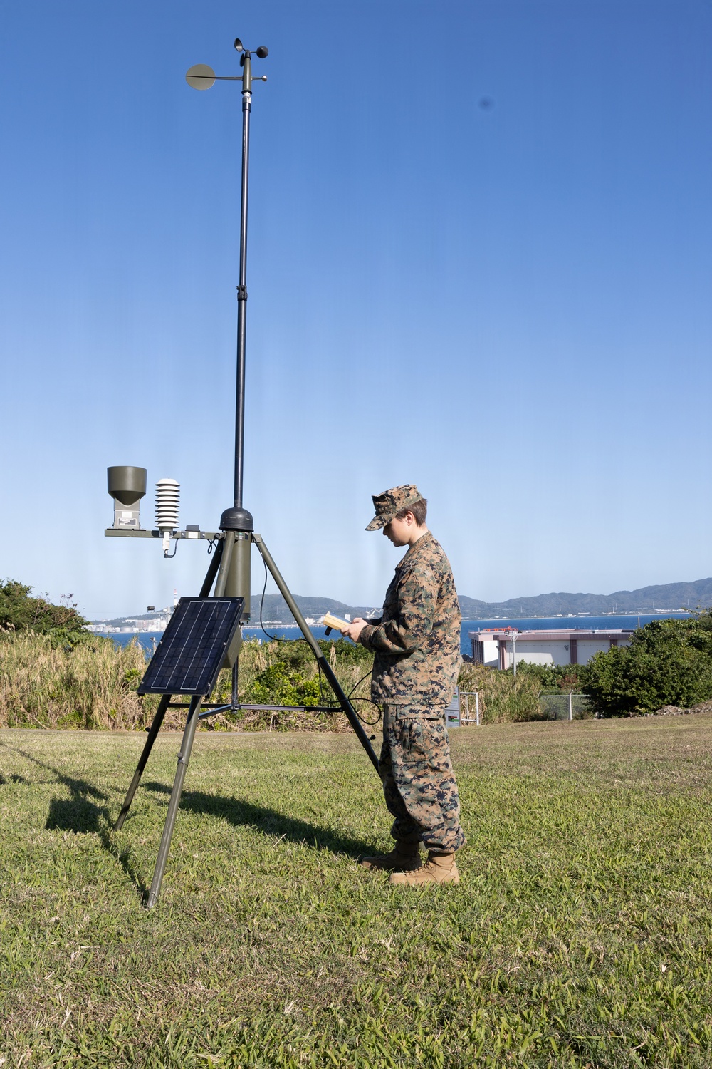 III Marine Expeditionary Force meteorology and oceanography analyst forecasters set up weather sensor