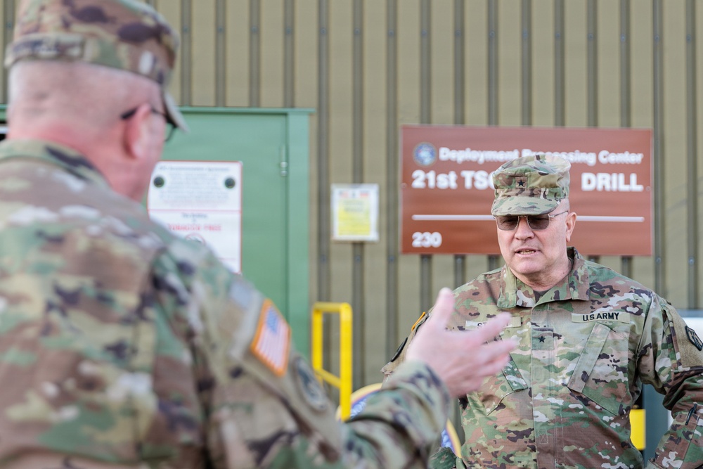 7th MSC Commanding General meets with DARPA deputy assistant in Germany