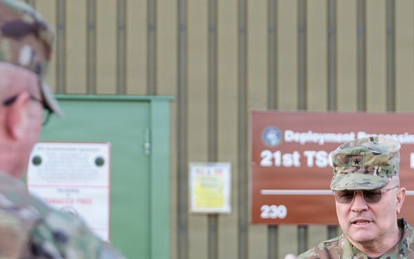 7th MSC Commanding General meets with DARPA deputy assistant in Germany