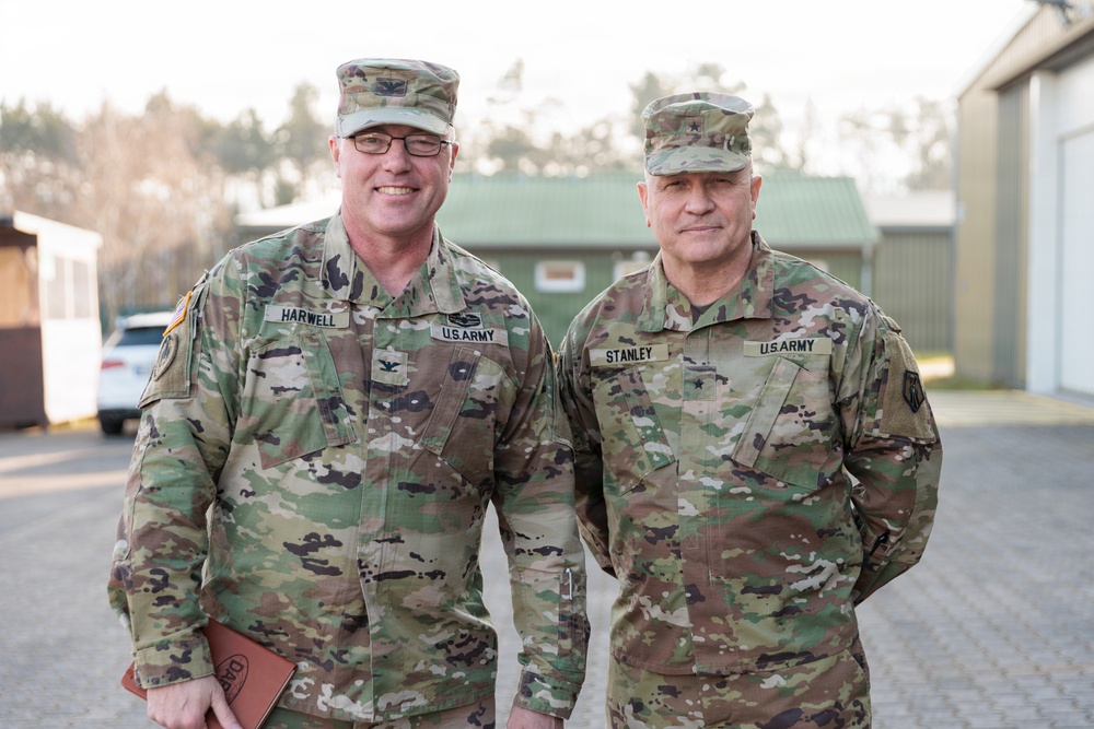 7th MSC Commanding General meets with DARPA deputy assistant in Germany
