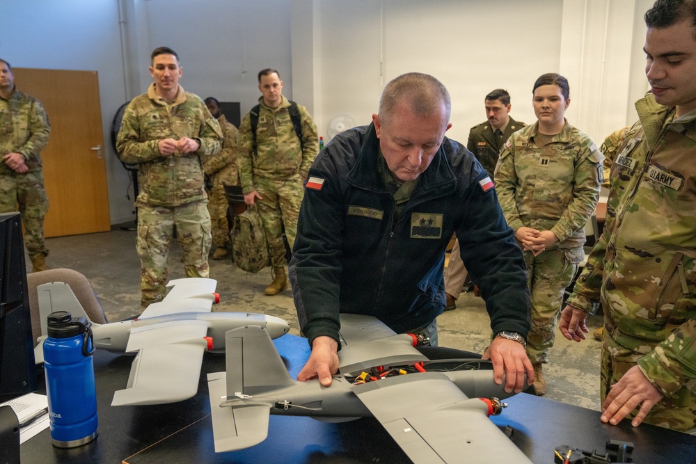 Strengthening NATO Ties: Polish Major General. Maciej Jabłoński Visits 12th CAB at Katterbach