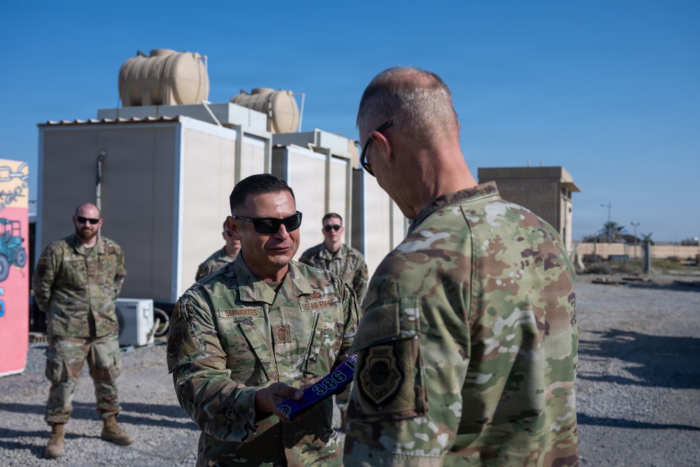 AFCENT Leadership visits 386th AEW