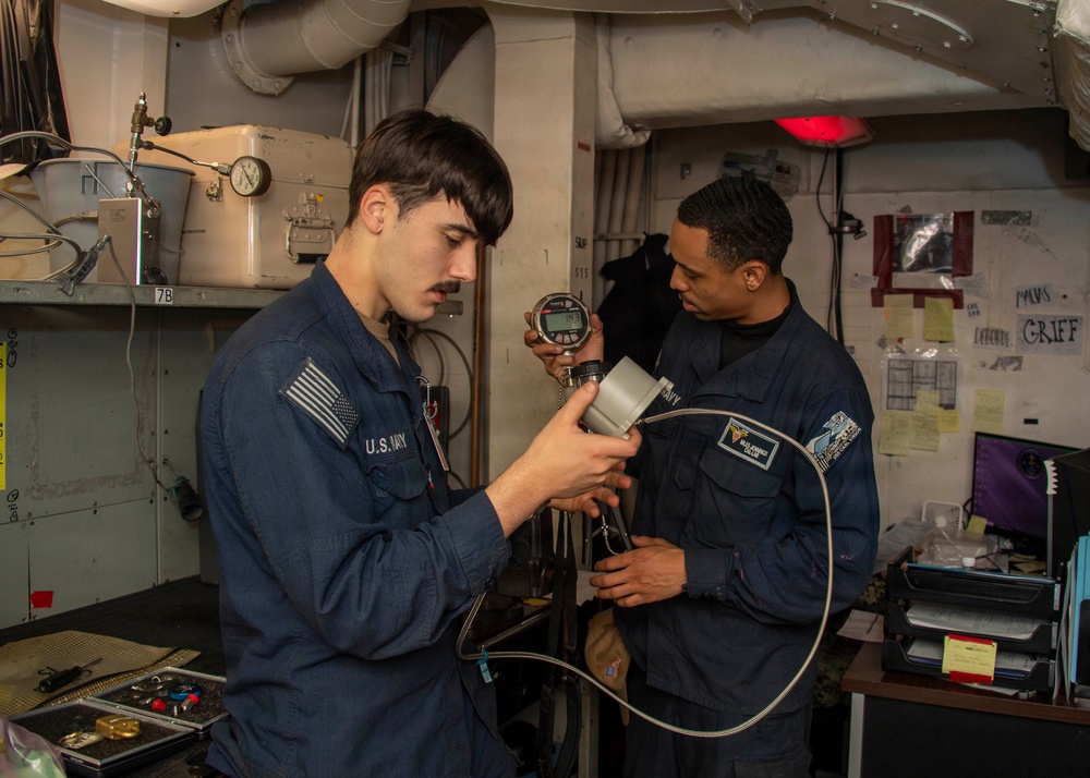 USS Carl Vinson (CVN 70) Daily Operations