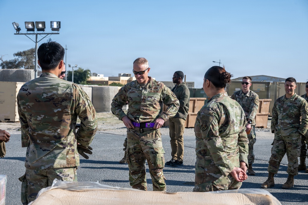 AFCENT Leadership visits 386th AEW