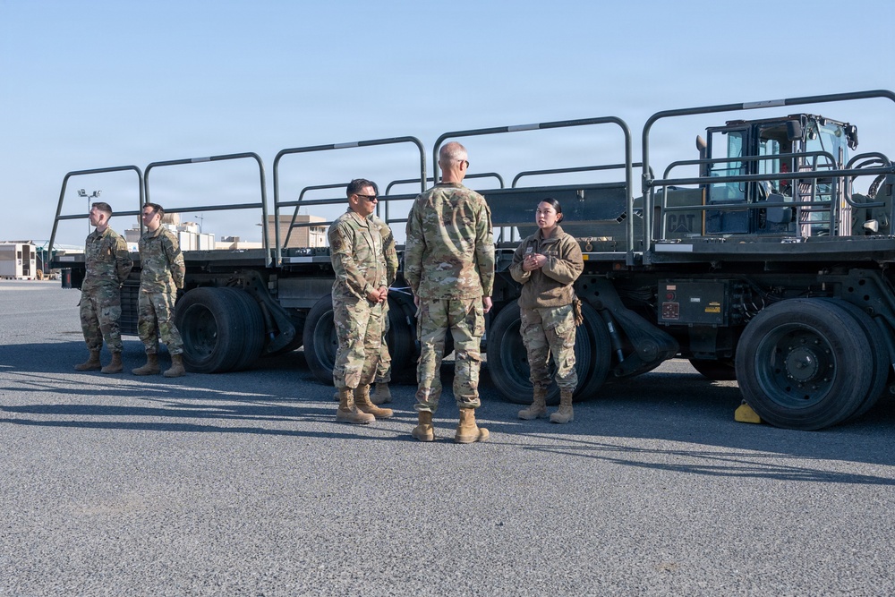 AFCENT Leadership visits 386th AEW
