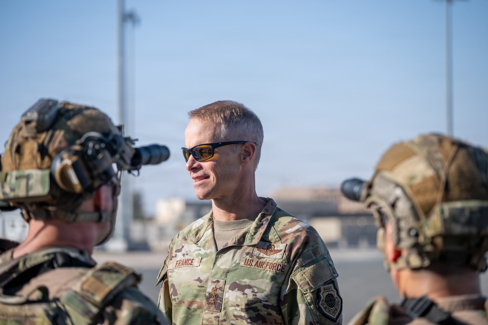 AFCENT Leadership visits 386th AEW