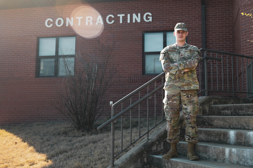 Capt. Eric Clingenpeel named Contracting CGO Of the Year