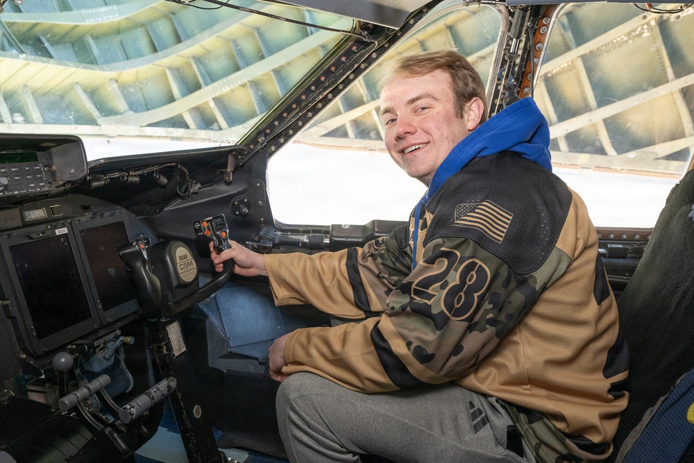 UD Blue Hens visit Dover AFB